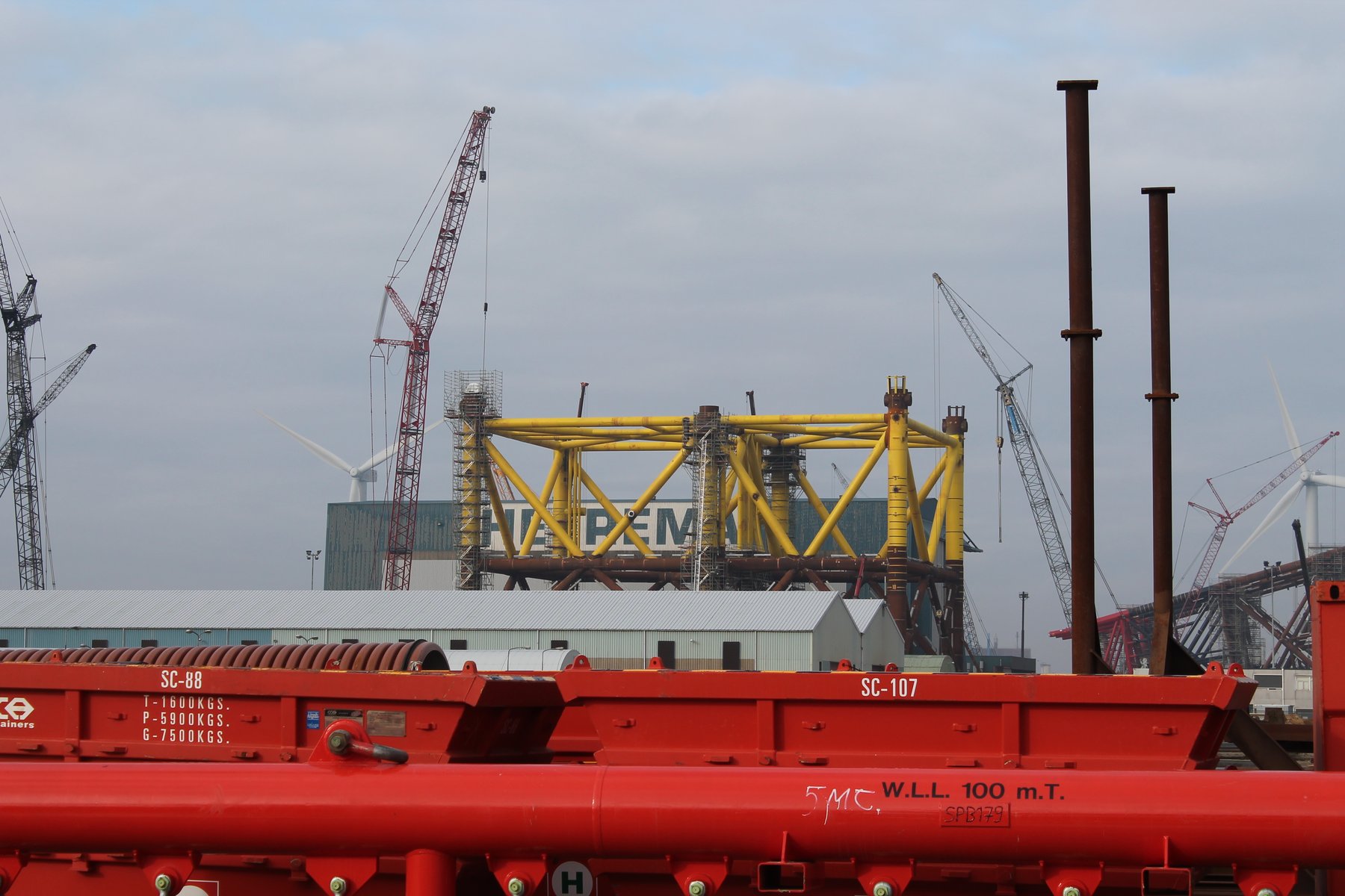 HelWin installation Thialf TenneT 2