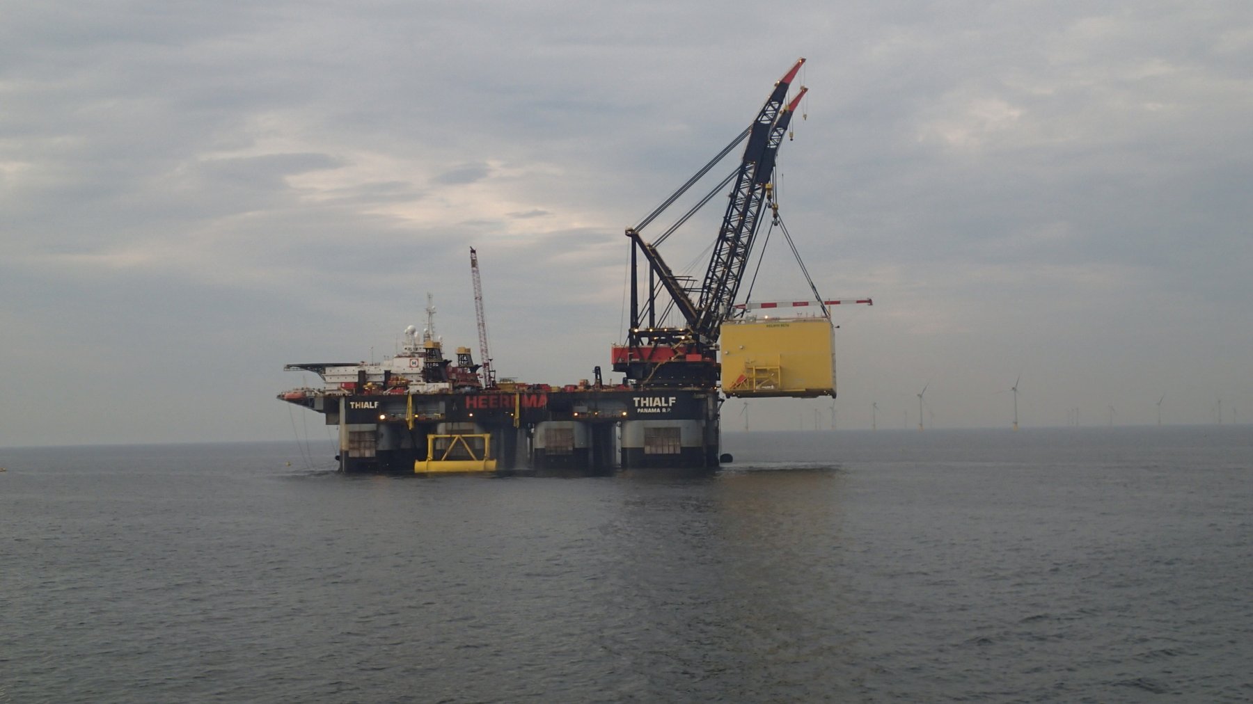 HelWin installation Thialf TenneT 4