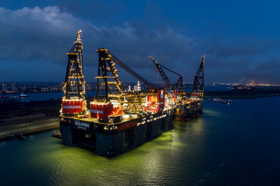 Thialf and Sleipnir on Shore Power at the Calandkanaal (2)