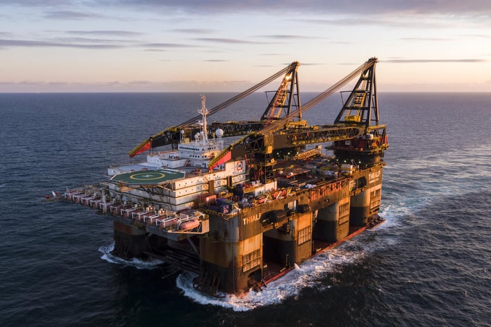 What it takes to modify Thialf's 14,200 metric ton cranes